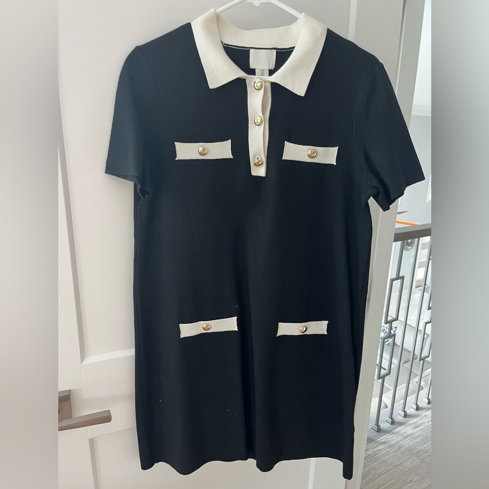 H&M Short Sleeve Black T Shirt Dress with White Trim and Gold Buttons